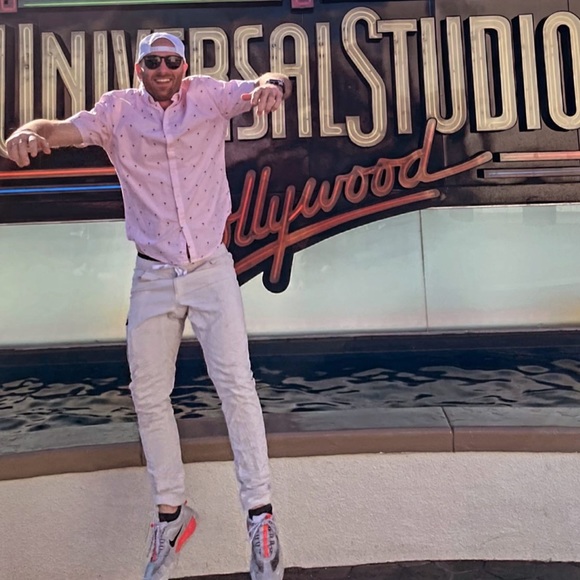 Meet your Posher, Quinn - Picture 2 of 4